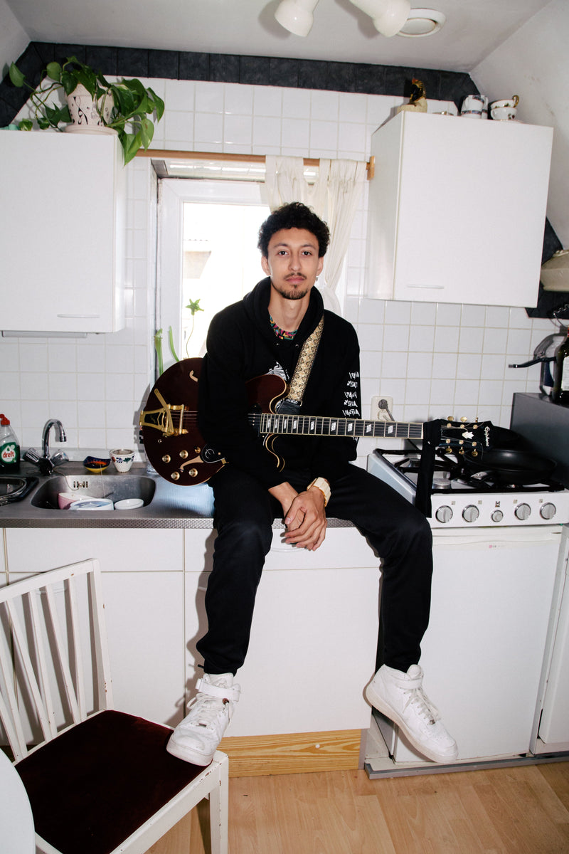 Familiar Faces | Quanza - Neon Noir