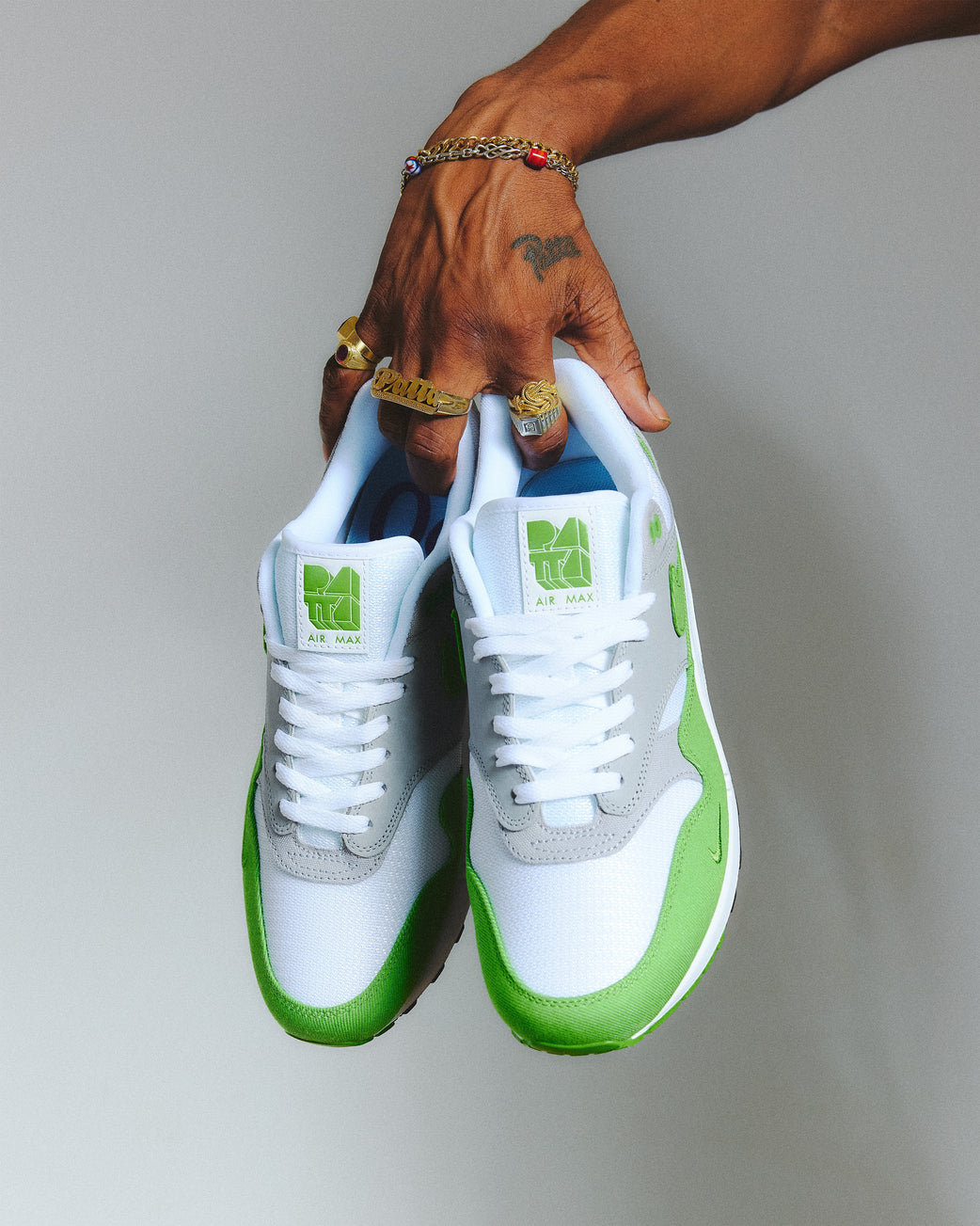 - Patta x Nike 'Chlorophyll'